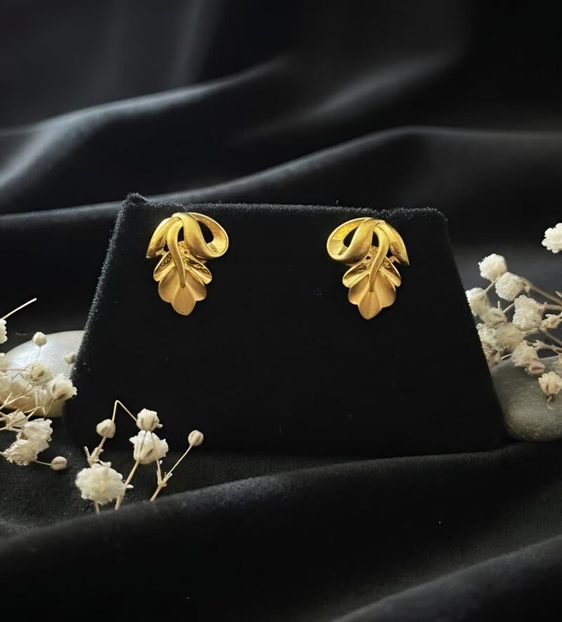 Gold leaf-spray stud earrings
