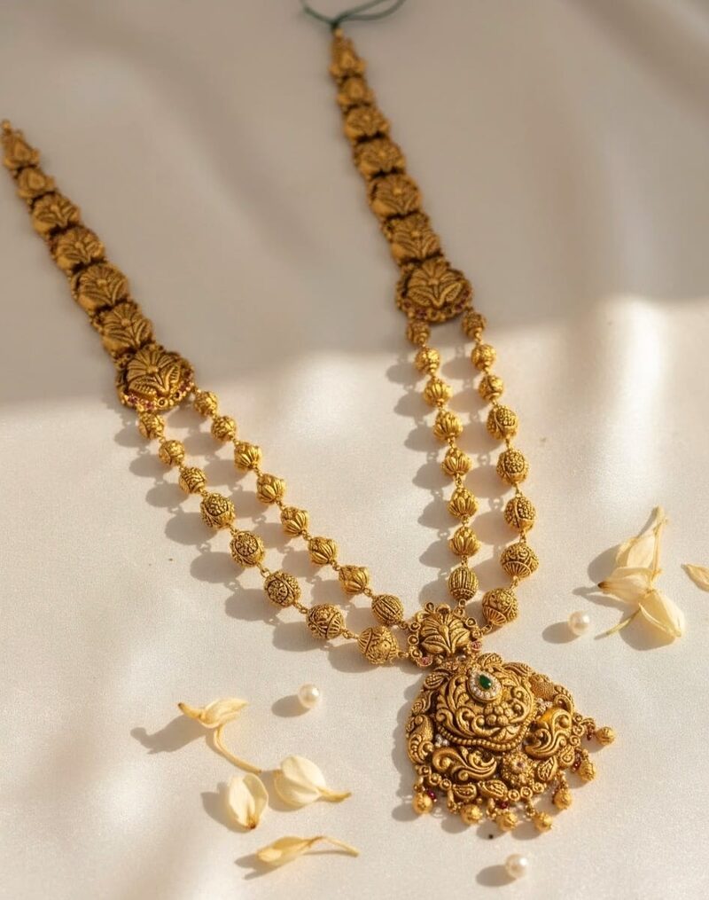 Two-step gold bead haram with temple pendant